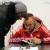 Виталий Артист раздает автографы